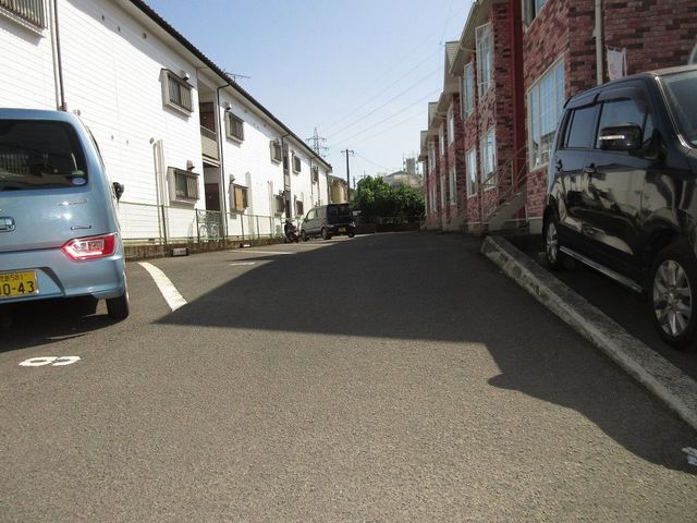 拡大写真:霧島市国分向花町 1階101の外観写真(昼)