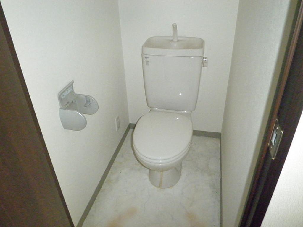 拡大写真:ライジングコート名古屋駅南 4階404のトイレ