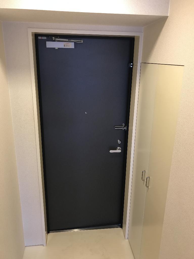 拡大写真：スクエア名駅南 4階412の玄関
