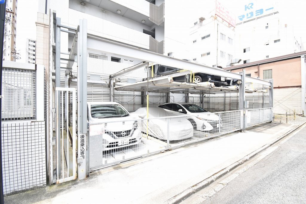 拡大写真:ロータス亀島 8階801の駐車場