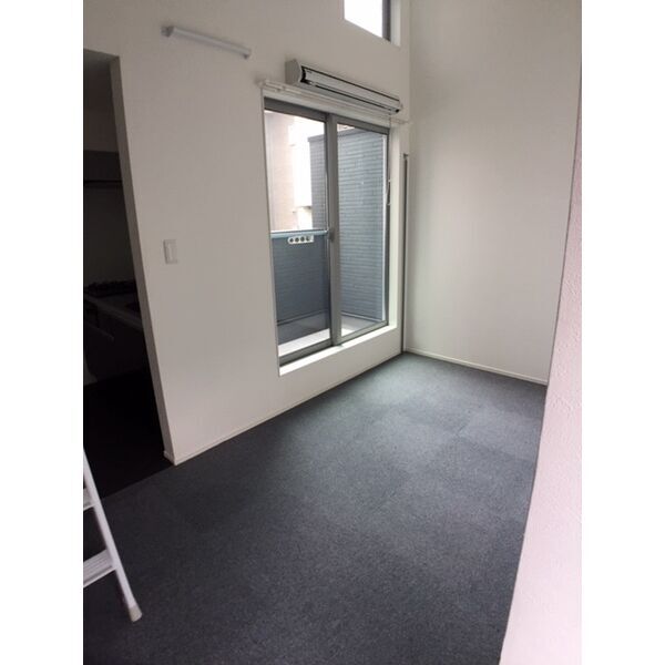 拡大写真:パレッタ小本WEST 1階102の室内