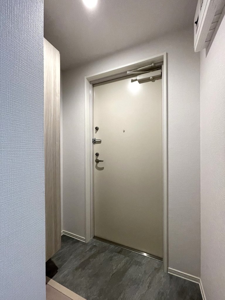 拡大写真:MOVE本陣PREMIO(ムーブホンジンプレミオ) 3階302の玄関
