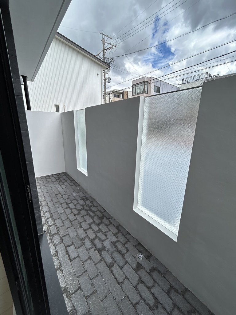 拡大写真：ｑｕａｄｏｒ名古屋ＷＥＳＴ(クアドール) 1階105のベランダ