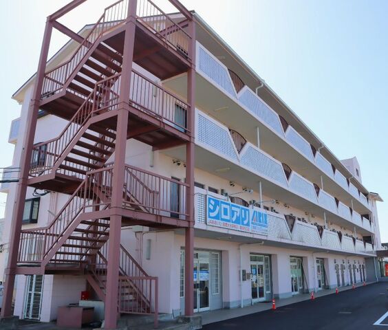 拡大写真：サンハイアットビル 2階203の外観写真（昼）