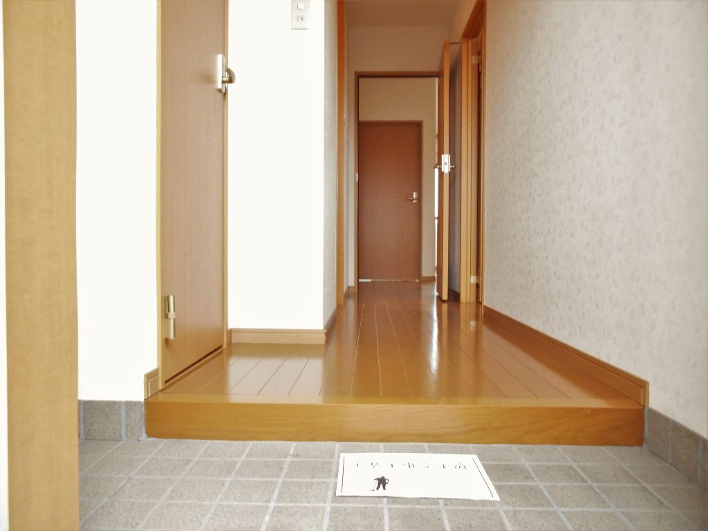 拡大写真:ブライトリーT 1階102の玄関