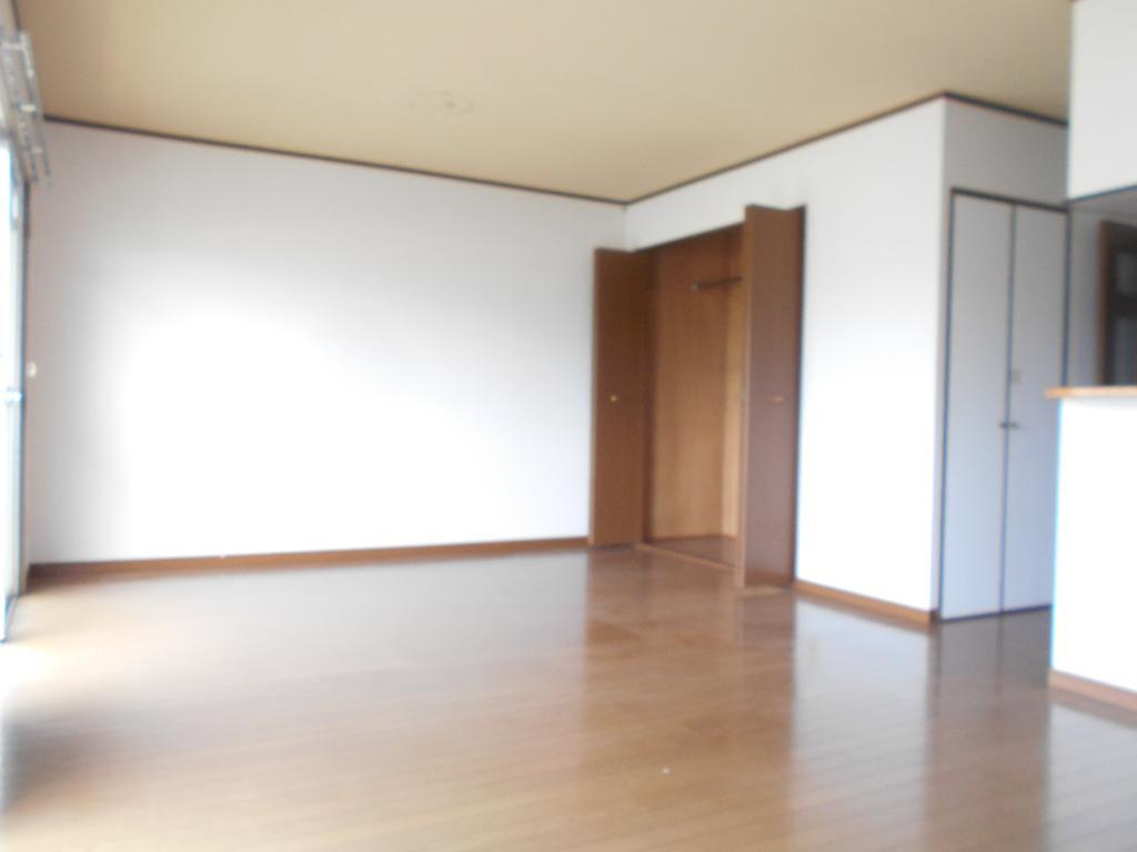 拡大写真：イストワール岩渕Ⅴ 2階202のリビング