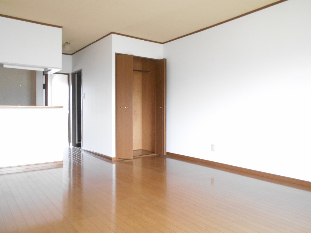 拡大写真：イストワール岩渕Ⅴ 3階305の室内
