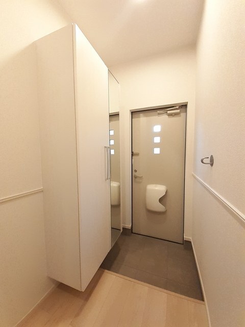 拡大写真:サンテックⅡ 2階204の玄関
