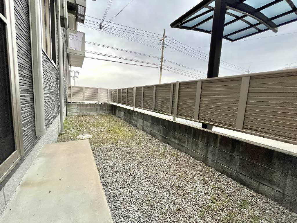 拡大写真:シャーメゾンひかり 1階102の庭