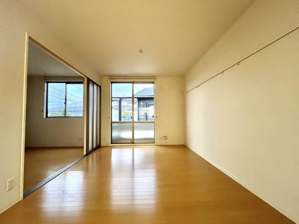 拡大写真:シャーメゾンひかり 1階102の室内