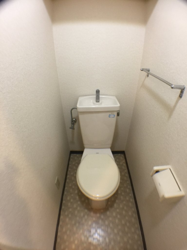 拡大写真：吹田市上山手町 1階303の洗面