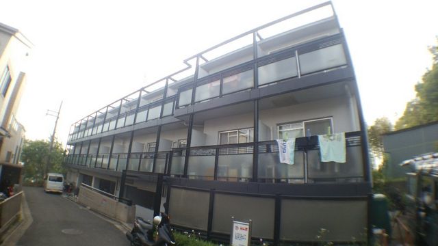 拡大写真：吹田市上山手町 3階311の外観写真（昼）
