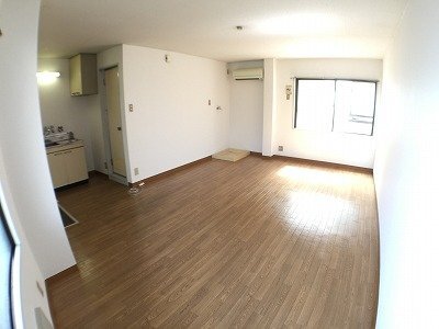 拡大写真:吹田市泉町5丁目 303のリビング