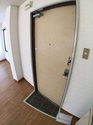 拡大写真:吹田市泉町5丁目 303の玄関