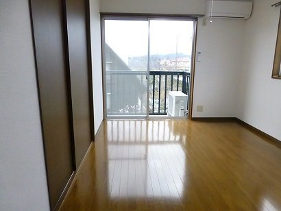 拡大写真：ウィング岩元 2階201の室内