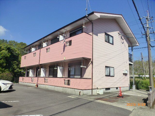 拡大写真：コーポグレイシャス 2階201の外観写真（昼）