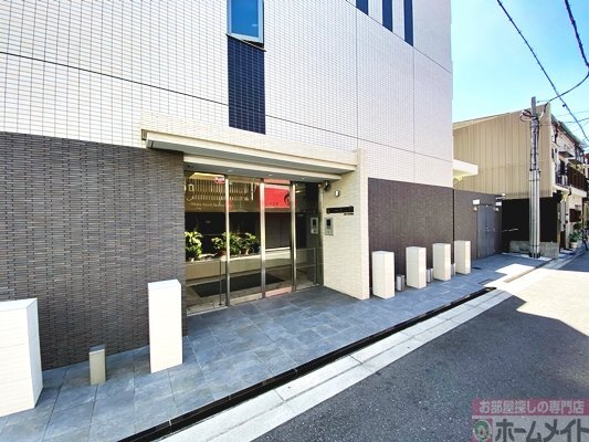 拡大写真:コンフォート弁天 4階407のエントランス