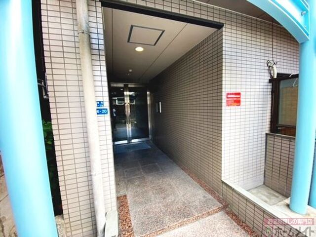 拡大写真:パラディ梅南 1階101の外観写真(昼)