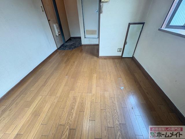 拡大写真:City Hill 3階305の洋室
