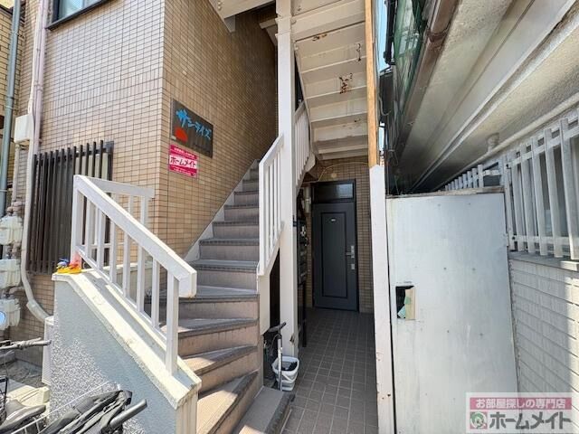 拡大写真:サンライズ 1階101の外観写真(昼)