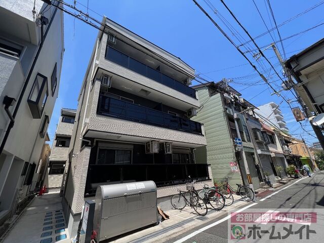 拡大写真：FDS　ARTE 2階202の外観写真（昼）