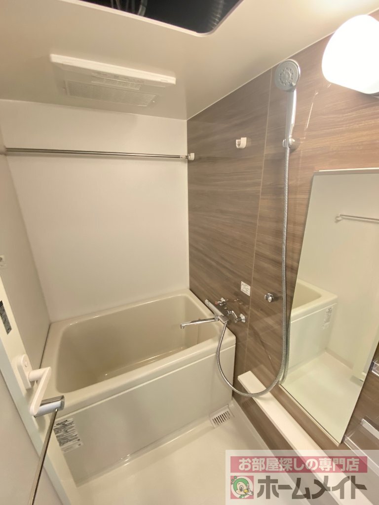拡大写真:グランパシフィックPINE Luxe 7階702のユニットバス