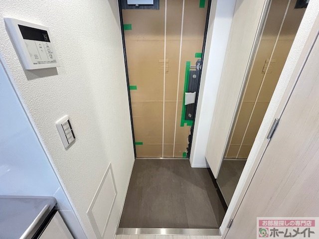 拡大写真:クレアグレイス岸里 8階803の玄関