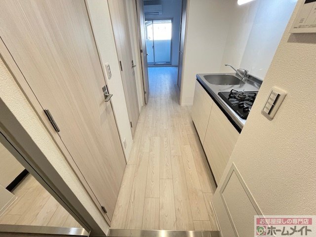 拡大写真:クレアグレイス岸里 8階803の廊下