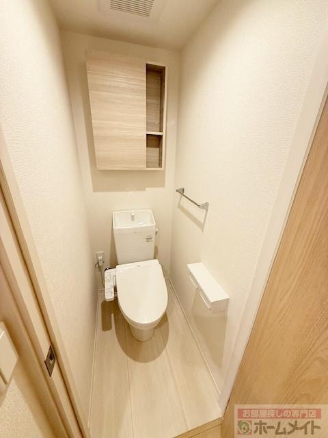 拡大写真:Maison Espoir Ⅳ 2階201のシャワー付トイレ