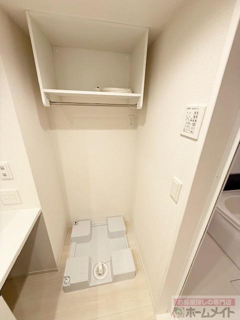 拡大写真:Maison Espoir Ⅳ 2階201の洗濯機置場
