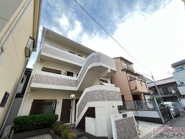 拡大写真：パレス丸山 1階101の外観写真（昼）