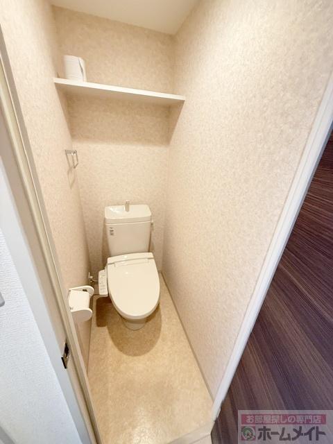 拡大写真:Luxe難波南 12階1206のシャワー付トイレ