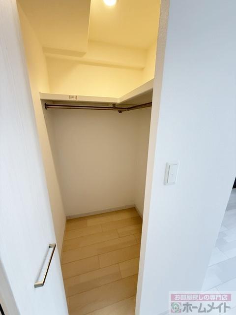 拡大写真:Luxe難波南 14階1417のウォークインクローゼット