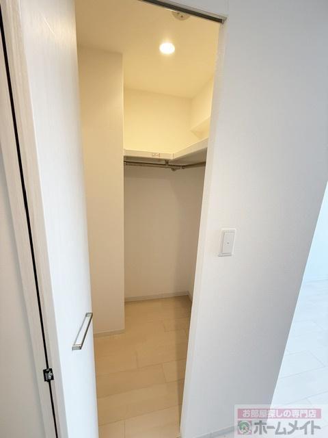 拡大写真:Luxe難波南 2階202のウォークインクローゼット