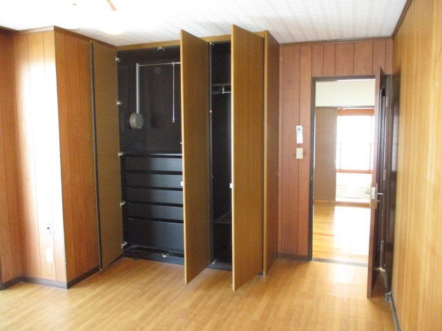 拡大写真：エクセルフラット 3階301の収納