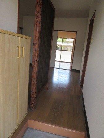 拡大写真：メゾンゆたか 1階101の玄関