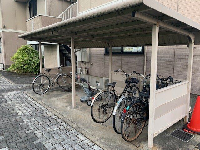 拡大写真:グランドール愛 2階205の外観写真(昼)