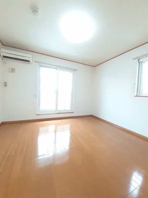 拡大写真:板野郡松茂町中喜来字中須 2階205のリビング