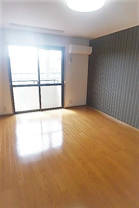 拡大写真:徳島市川内町北原 2階207のリビング