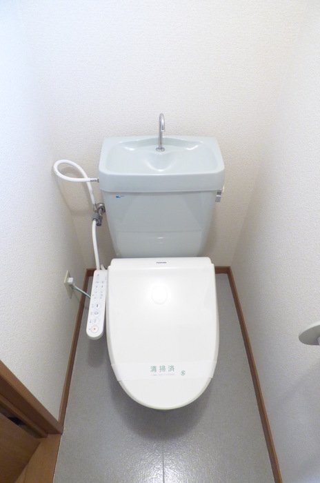 拡大写真:徳島市沖浜町栄開 2階202のトイレ