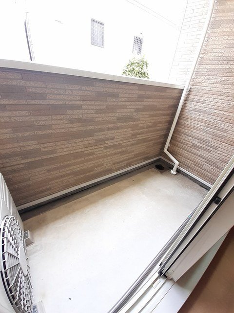 拡大写真：徳島市名東町２丁目 1階102のベランダ