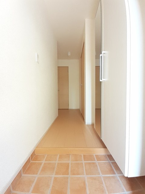拡大写真：徳島市名東町２丁目 1階102の玄関
