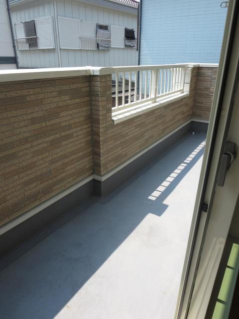 拡大写真:徳島市名東町2丁目 2階201のベランダ