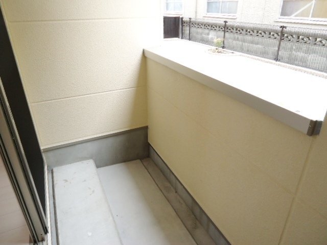 拡大写真:板野郡松茂町満穂字満穂開拓 1階103のベランダ