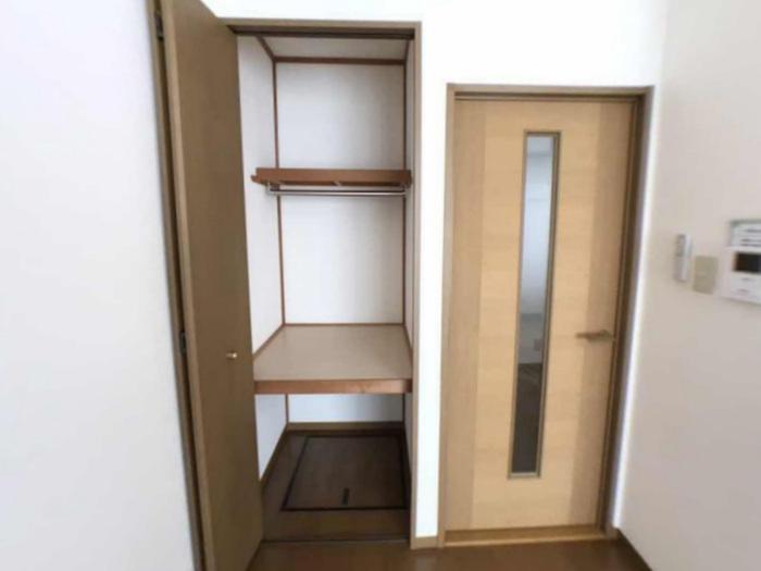 拡大写真:徳島市幟町2丁目 2階102の収納