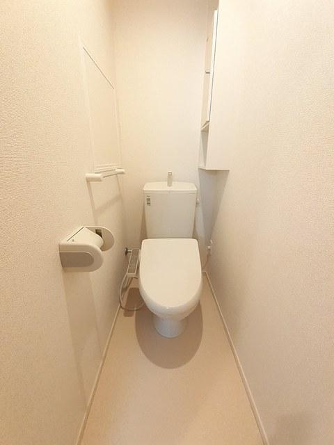 拡大写真：徳島市国府町中 2階203のトイレ
