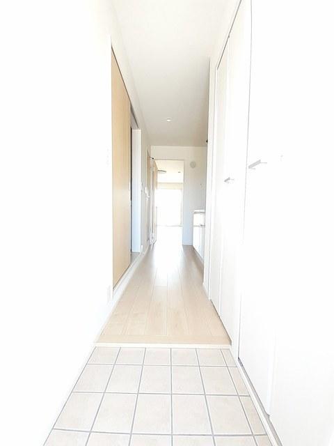 拡大写真：徳島市国府町中 2階203の玄関
