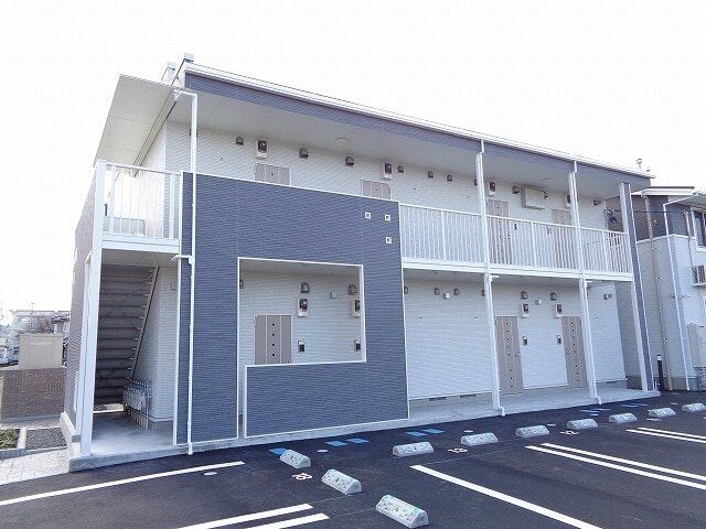 拡大写真：徳島市国府町中 2階203の外観写真（昼）