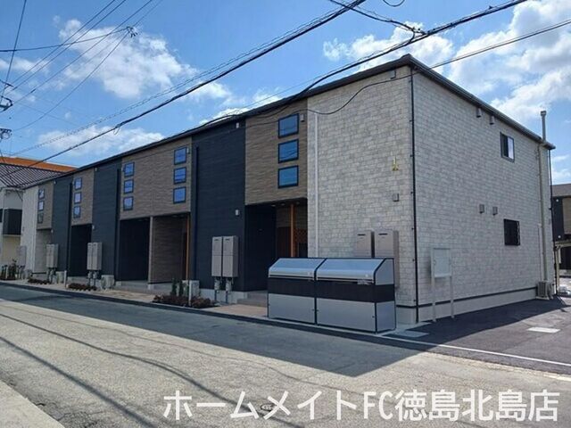 徳島市八万町川南の外観