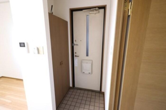 拡大写真:徳島市安宅2丁目 1階202の玄関